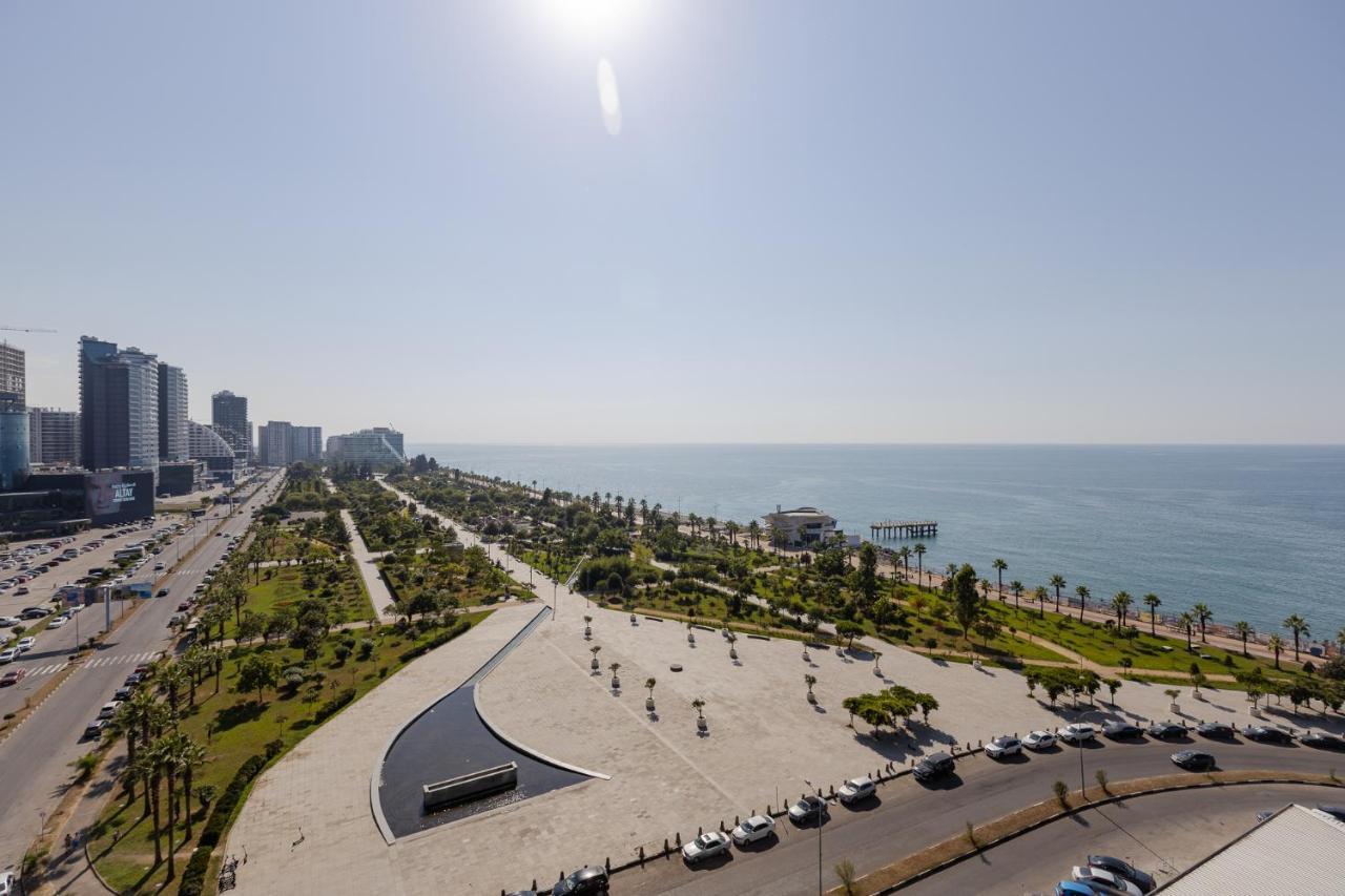 The Spot Apartments - Orbi Beach Tower Batumi Exteriör bild