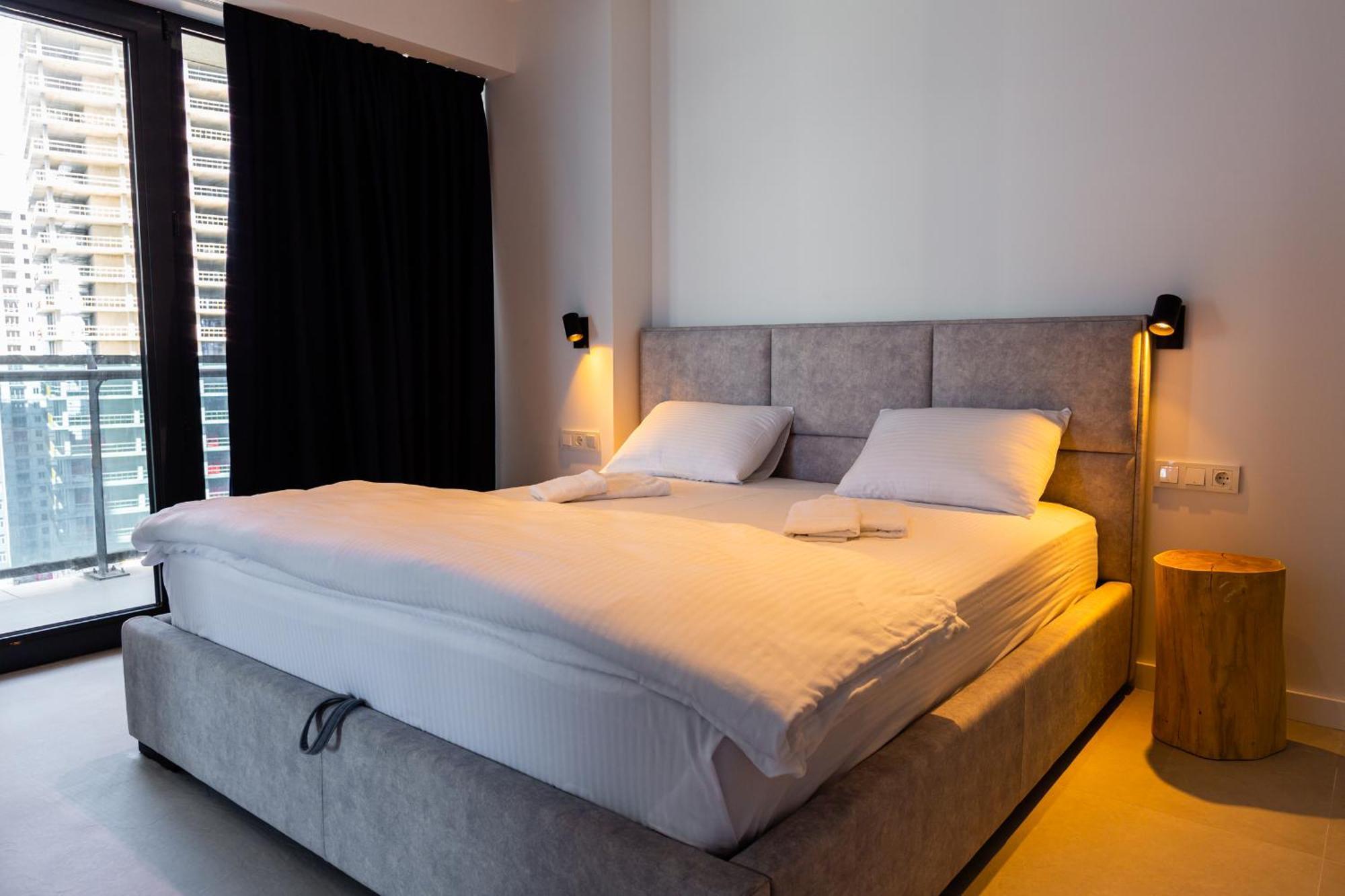 The Spot Apartments - Orbi Beach Tower Batumi Exteriör bild