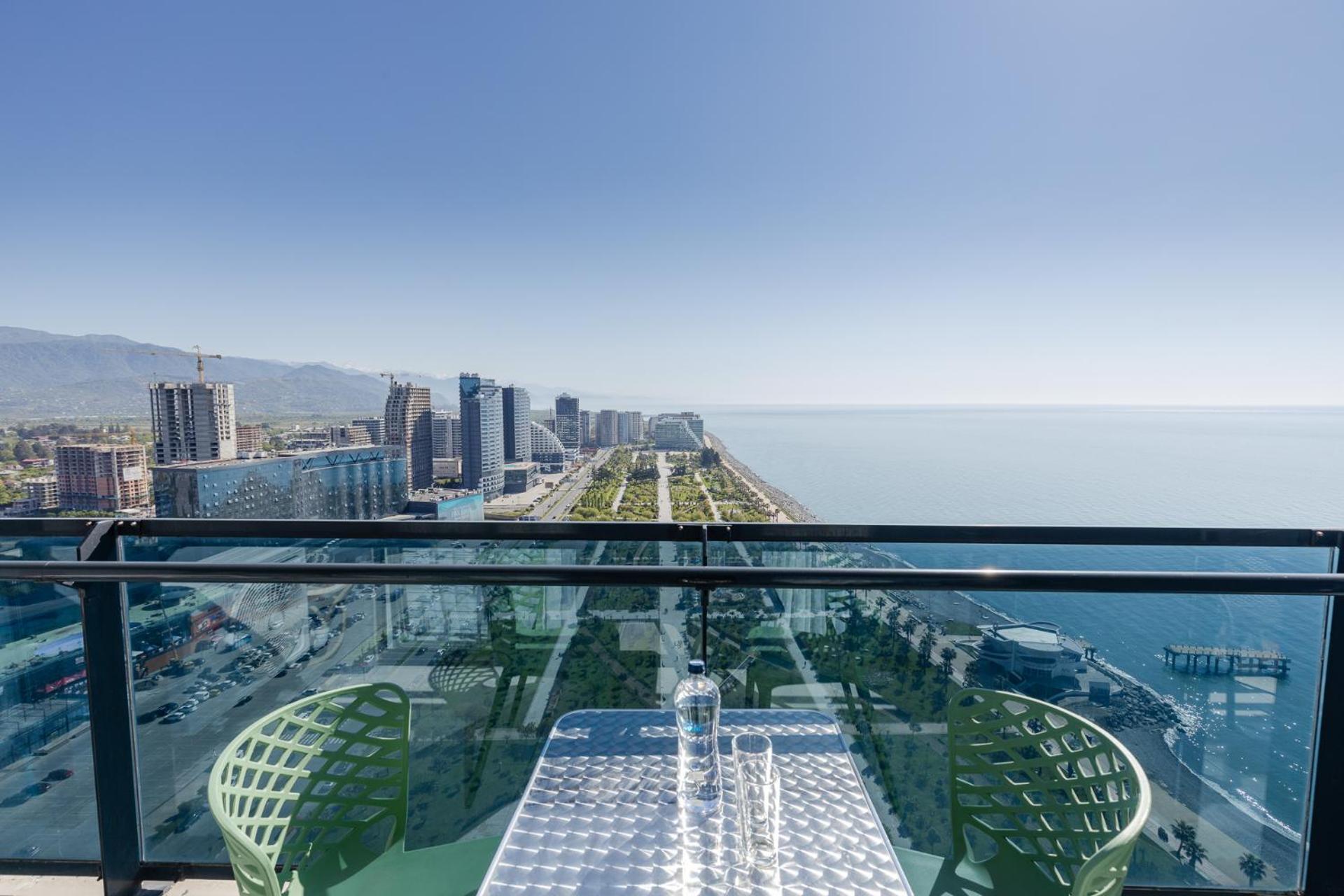 The Spot Apartments - Orbi Beach Tower Batumi Exteriör bild